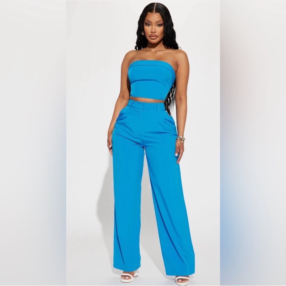 High-Waist Wide-Leg Pants in Bright Blue